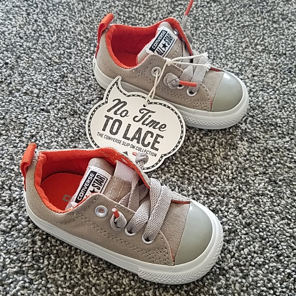 Converse toddler shoe size 5 elastic